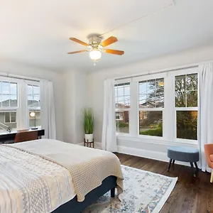 Holiday home Alki Beach, 3br, Prime Location, Steps To Beach, Seattle