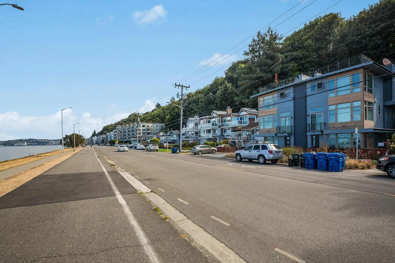 Alki Beach Escape Romantic Waterfront Getaway For 2 Seattle Holiday home