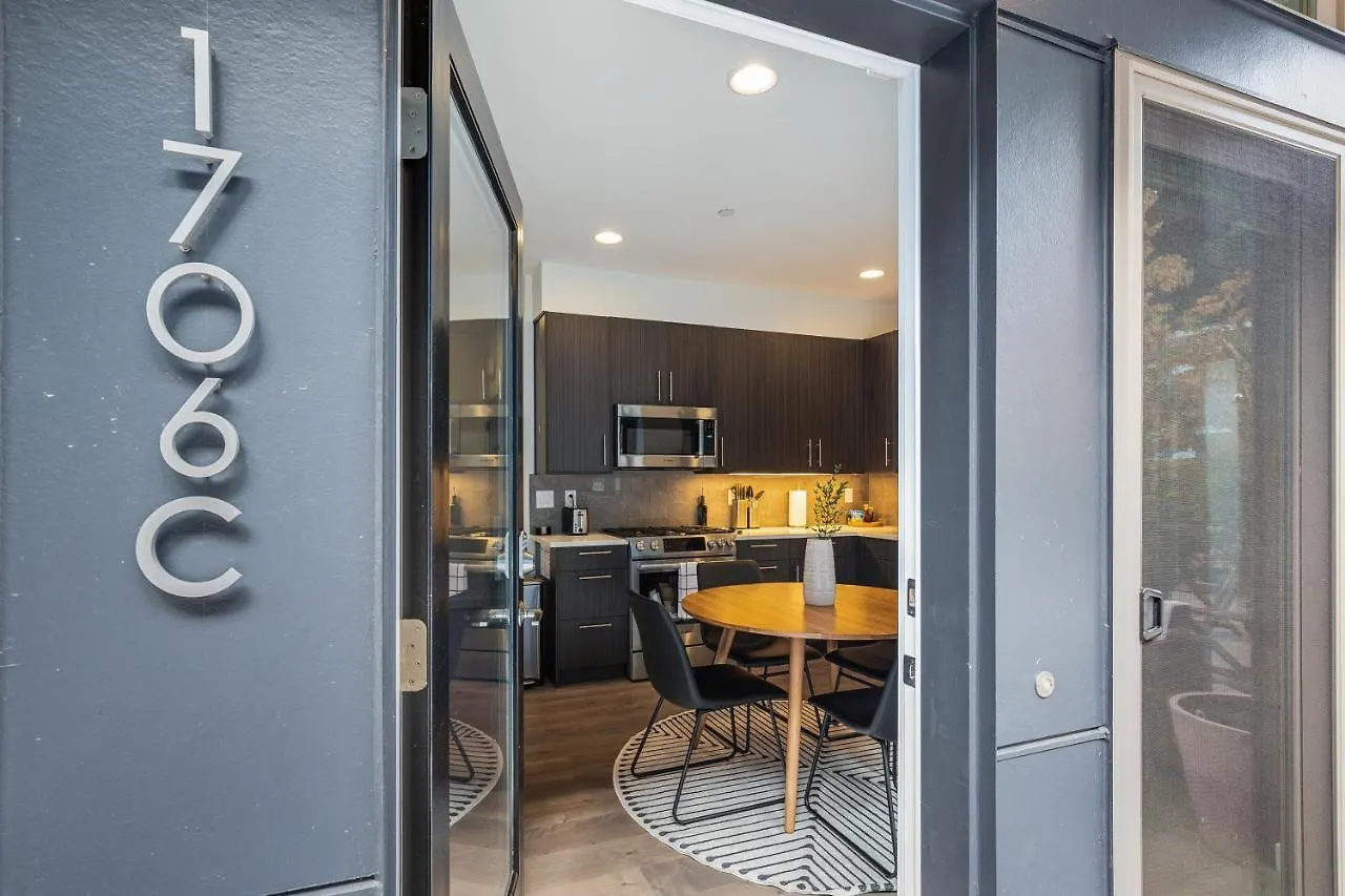 Holiday home Alki Beach Escape Romantic Waterfront Getaway For 2 Seattle