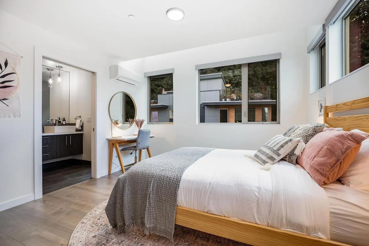 Alki Beach Escape Romantic Waterfront Getaway For 2 Seattle United States