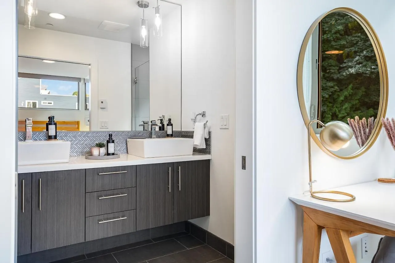 Alki Beach Escape Romantic Waterfront Getaway For 2 Seattle 0*,  United States